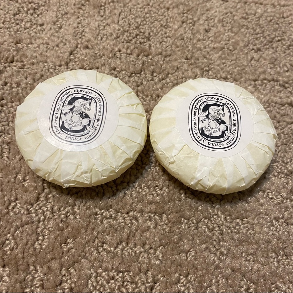 New {Diptyque} Shampoo Bar and Body Wash Bundle | 34 Boulevard Saint Germain - Picture 2 of 13